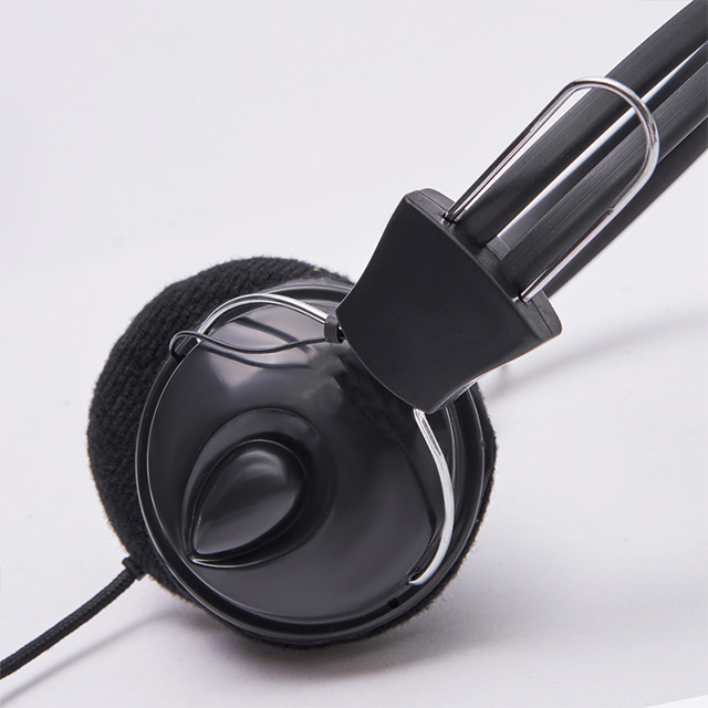 portable headphone for airlines